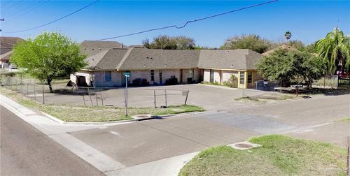 3201 Crisantema St, Mission, TX, 78573-8004 | Card Image