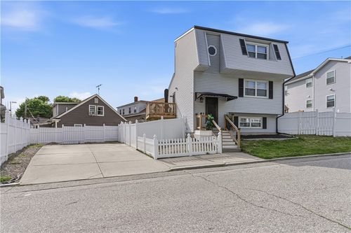 22 Danby St, Providence, RI, 02904-1417 | Card Image