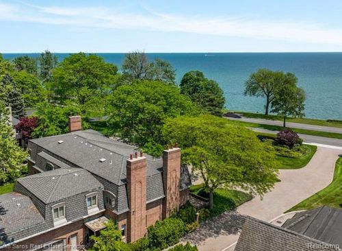 561 Lake Shore Rd, Grosse Pointe Shores, MI, 48236-2631 | Card Image