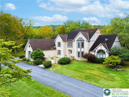 2154 Spring Valley Rd, BETHLEHEM, PA, 18015-9077 | Card Image