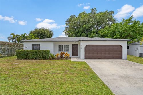 10660 Eureka St, Boca Raton, FL, 33428-4137 | Card Image