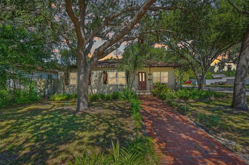 135 Nw Monroe Cir N, ST PETERSBURG, FL, 33702-6752 | Card Image