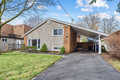 8 Gondola Crescent, Scarborough, ON, M1G2J3 | Card Image