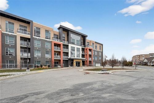 418-4040 Upper Middle Rd, Burlington, ON, L7M0H2 | Card Image
