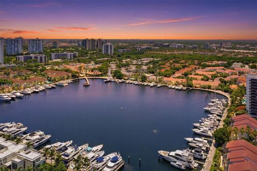 3003-21205 Yacht Club Dr, Aventura, FL, 33180-4051 | Card Image