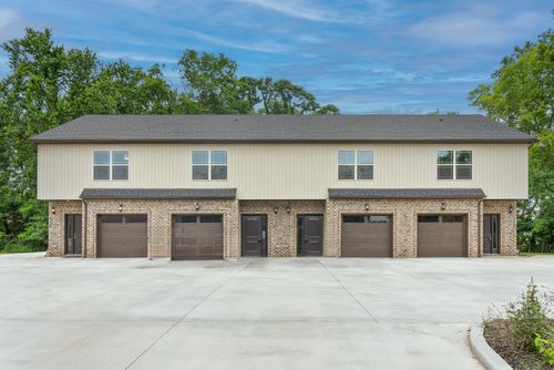 d-402 Shelby St, CLARKSVILLE, TN, 37042-6431 | Card Image