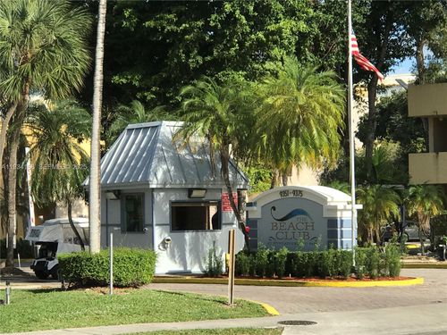 apt-c105-9355 Fontainebleau Blvd, Miami, FL, 33172-4211 | Card Image