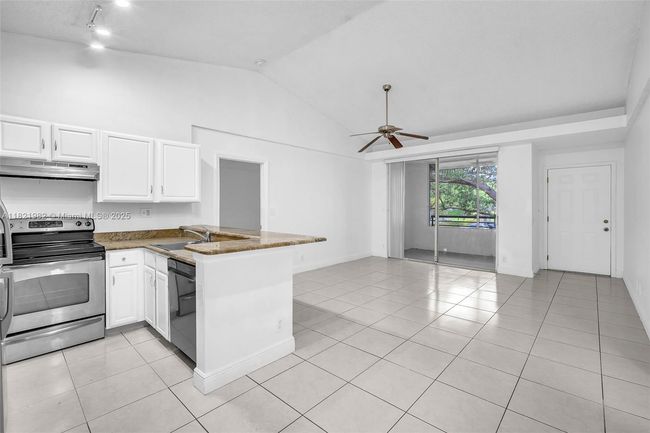 APT-20203 - 811 Lyons Rd, Condo with 2 bedrooms, 2 bathrooms and null parking in Coconut Creek FL | Image 6