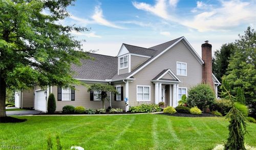 8205 Knolls Way, Chagrin Falls, OH, 44023 | Card Image