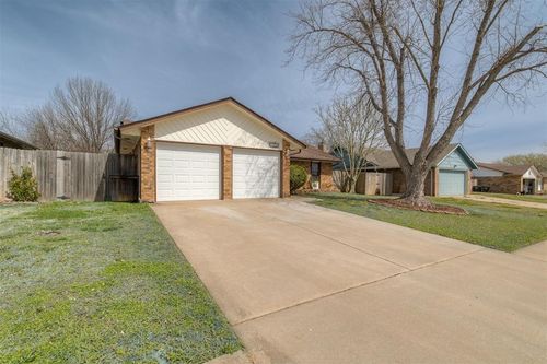 1709 Se 13th St, Moore, OK, 73160-8003 | Card Image