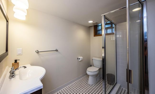 Lower level 3/bath with tile floor & tile surround. | Image 26