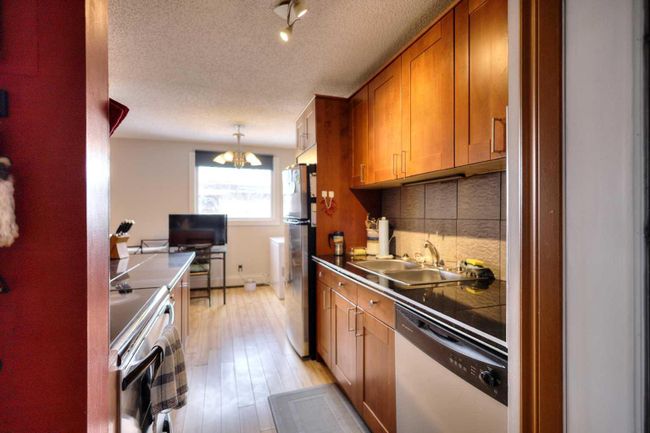 201 - 1719 11 Avenue Sw, Home with 2 bedrooms, 1 bathrooms and 1 parking in Calgary AB | Image 12
