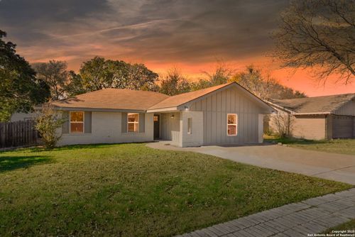 2311 Trails End, Kerrville, TX, 78028-5439 | Card Image