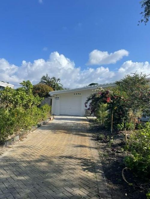 1951 Ne 28th Ct, Lighthouse Point, FL, 33064-7618 | Card Image
