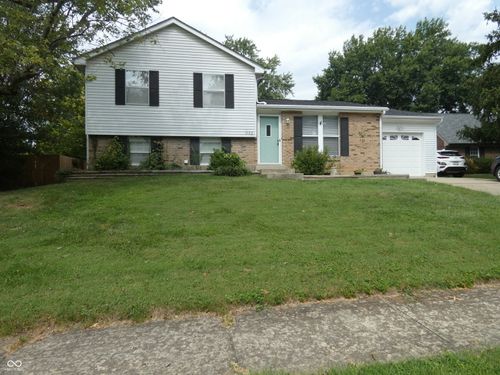 332 Ingram Ave, New Albany, IN, 47150-9748 | Card Image