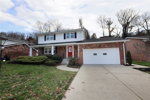 109 Sherry Ct, Weirton, WV, 26062-9667 | Card Image