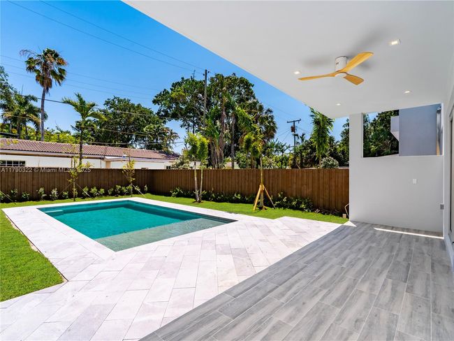 734 14 Th Ave, Townhouse with 4 bedrooms, 4 bathrooms and null parking in Fort Lauderdale FL | Image 24