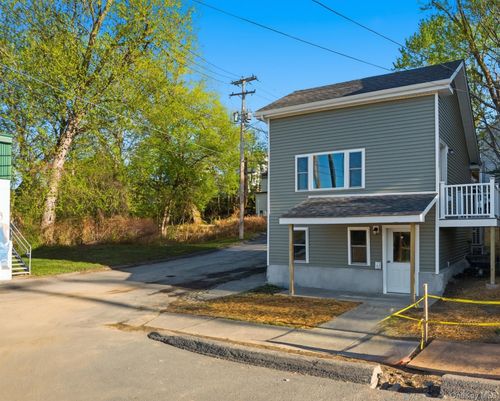 116 Maple St, Walden, NY, 12586-1704 | Card Image