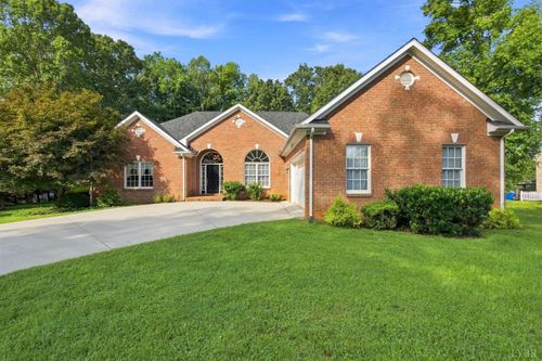 1012 Ivy Creek Dr, Forest, VA, 24551-1194 | Card Image