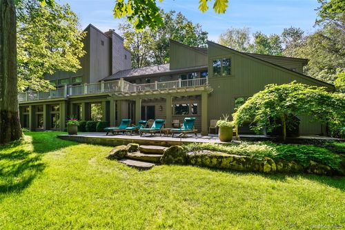 17 Eastwoods Rd, Pound Ridge, NY, 10576-1722 | Card Image