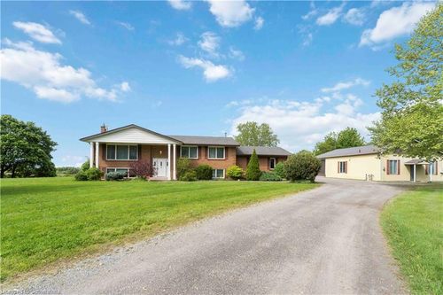 5329 King St, Lincoln, ON, L0R | Card Image