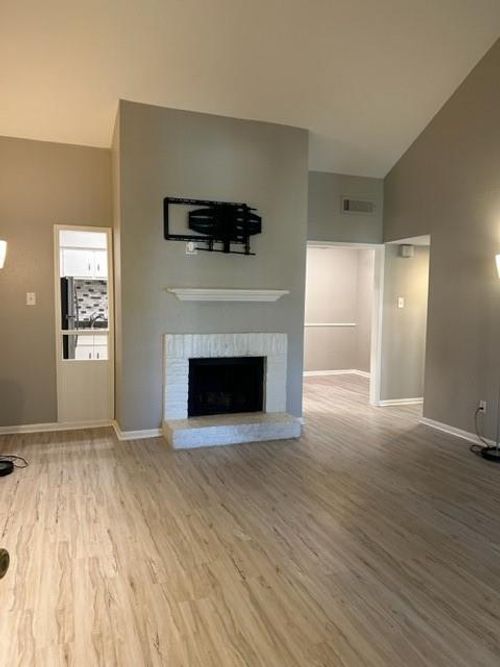 apt-534-2100 Tanglewilde St, Houston, TX, 77063-1277 | Card Image