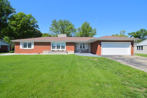 7 Fairway Dr, Mount Vernon, IL, 62864-2637 | Card Image