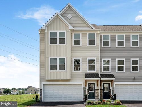 17 Lyriq Ct, INWOOD, WV, 25428-1389 | Card Image