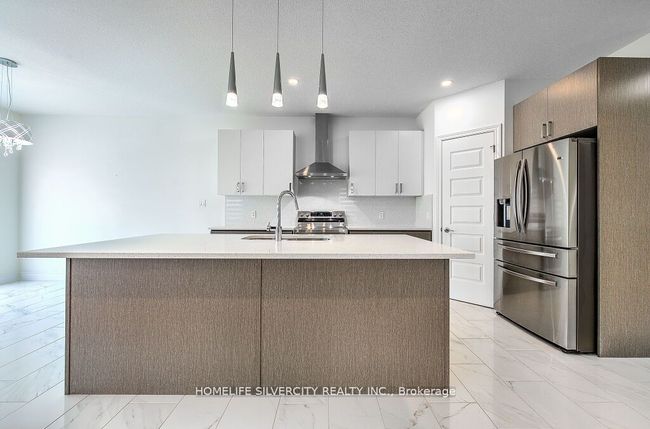 1681 Finley Cres, House other with 4 bedrooms, 3 bathrooms and 4 parking in London ON | Image 12