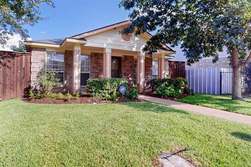 2336 Summit Ln, Dallas, TX, 75227-7101 | Card Image