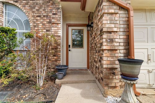 8825 Mystic Trl, Fort Worth, TX, 76118-7400 | Card Image