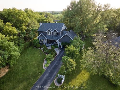 15 Hume St, Beachburg, ON, K0J1C0 | Card Image