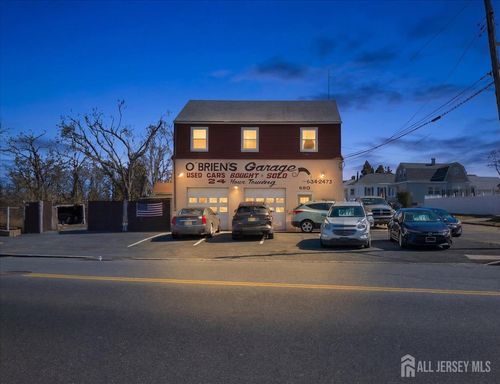 690 Rahway Ave, Woodbridge, NJ, 07095-3534 | Card Image