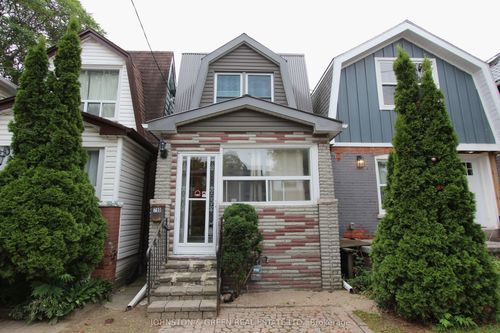 799 Sammon Ave, East York, ON, M4C2E7 | Card Image