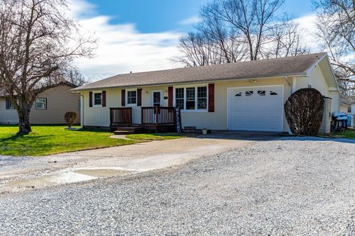 740 W Bruton St, Centralia, MO, 65240-1442 | Card Image