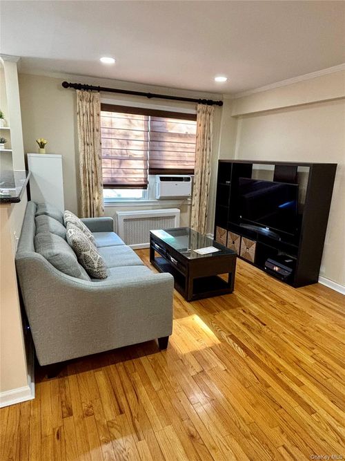 apt-1b-14 Edwards St, Roslyn Heights, NY, 11577-1114 | Card Image