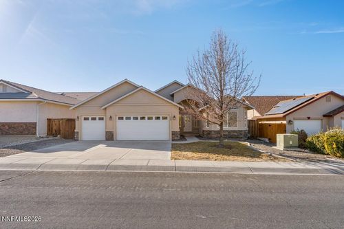 560 Wedge Ln, Fernley, NV, 89408-5658 | Card Image