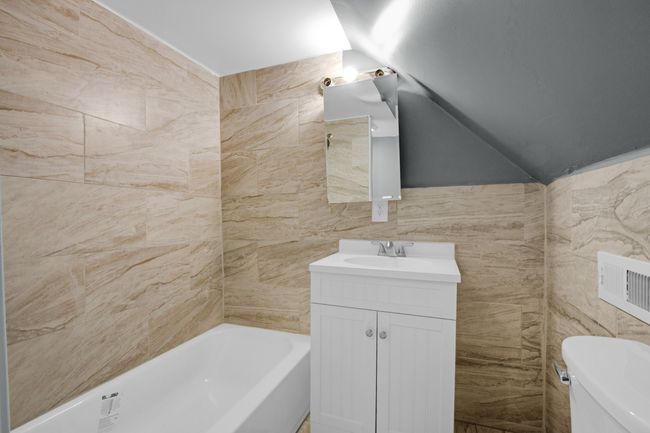 11586 Saint Aubin St, Home with 0 bedrooms, 2 bathrooms and 1 parking in Hamtramck MI | Image 22