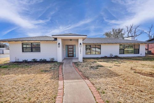 2001 Country Club Dr, Midland, TX, 79701-5718 | Card Image