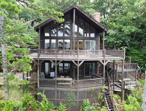 51 Mcgrew Ln, Savannah, TN, 38372-6761 | Card Image