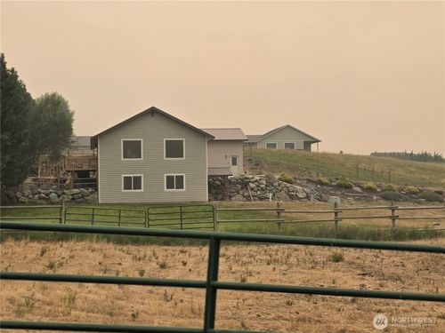 32 Pilot Wheel Rd, Tonasket, WA, 98855-9386 | Card Image