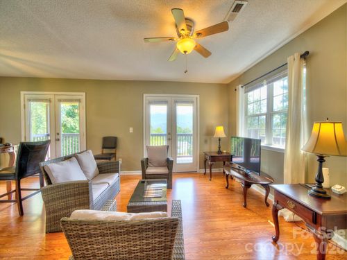 33-38 Country Ln, Franklin, NC, 28734-5014 | Card Image