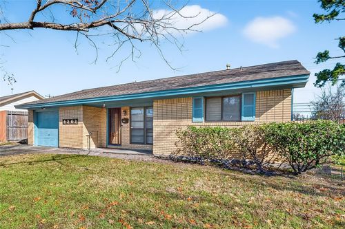 4202 Marlborough Dr, Houston, TX, 77092-7525 | Card Image