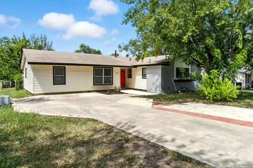 2935 Woodcliffe St, San Antonio, TX, 78230-5023 | Card Image