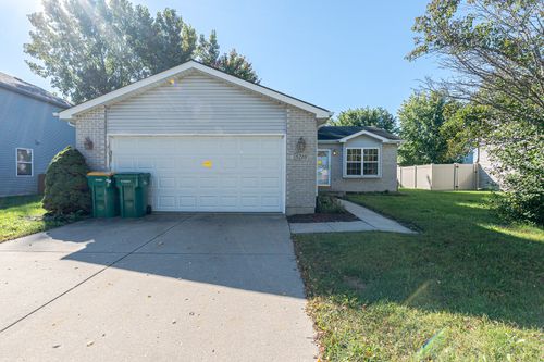 5210 Pine Trails Cir, Plainfield, IL, 60586-7642 | Card Image