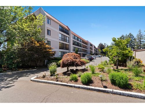 45 Eagle Crest Dr, Lake Oswego, OR, 97035-1049 | Card Image