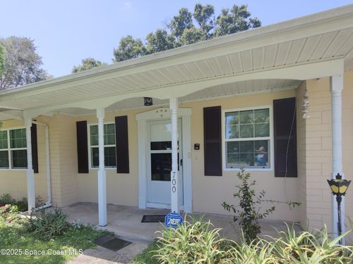 700 Lund Cir, MELBOURNE, FL, 32901-4114 | Card Image