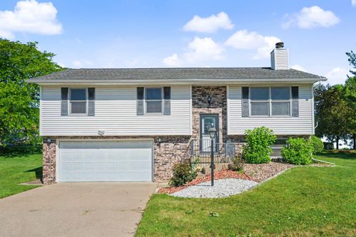 455 Tannin Ct, DUBUQUE, IA, 52003-7757 | Card Image