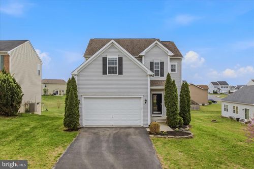 30 Pappy Ct, BUNKER HILL, WV, 25413-3676 | Card Image
