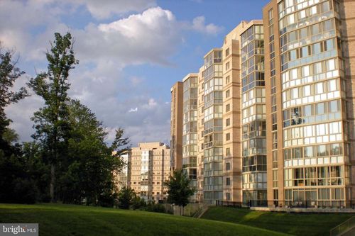 unit-423-19355 Cypress Ridge Ter, LEESBURG, VA, 20176-6904 | Card Image